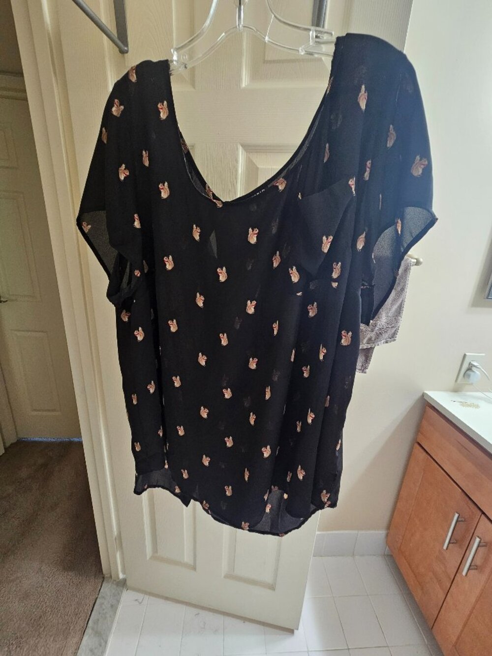Torrid 3x Abbey Squirrel Print Blouse with Button Back